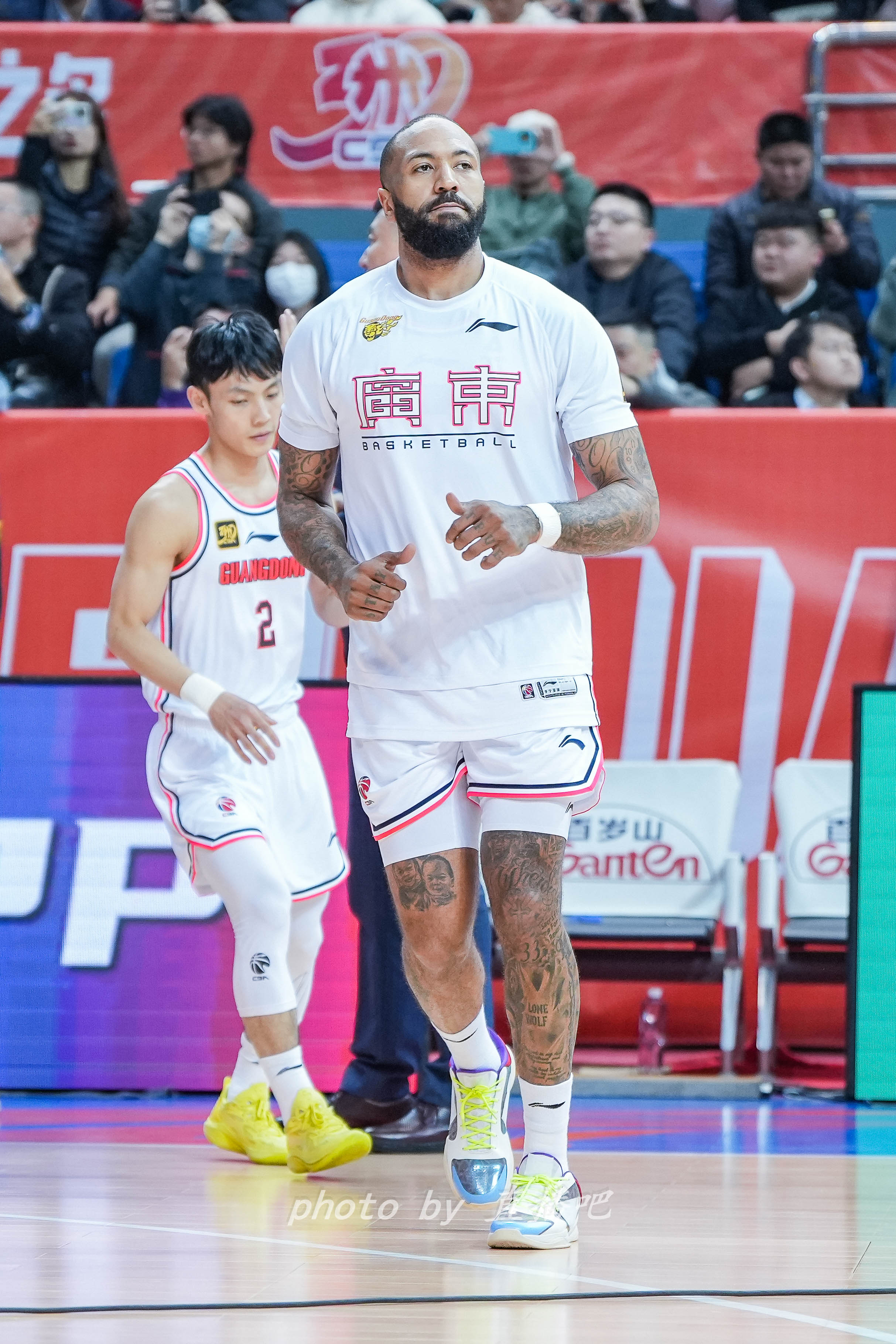  打得不錯！36歲吉倫沃特原本的第三外援卻成廣東男籃的真大腿