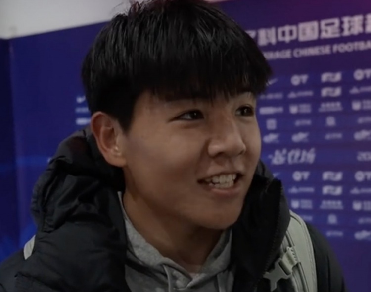  首次入選國足后決定保密，徐彬：希望這次我可以為國足做點什么