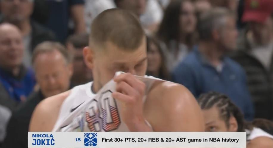  你貸款？轉播方字幕：約基奇30+20+20！NBA歷史首人！