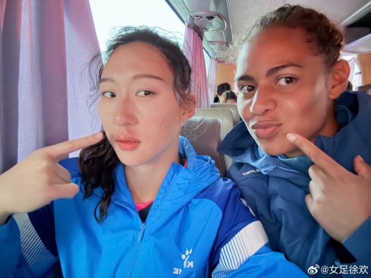  神勇！女足國門徐歡曬照，比賽中被球砸臉仍力保球門不失