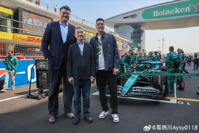  聯(lián)動(dòng)F1！翟曉川曬與姚明、阿隆索、范志毅、周冠宇等的合照
