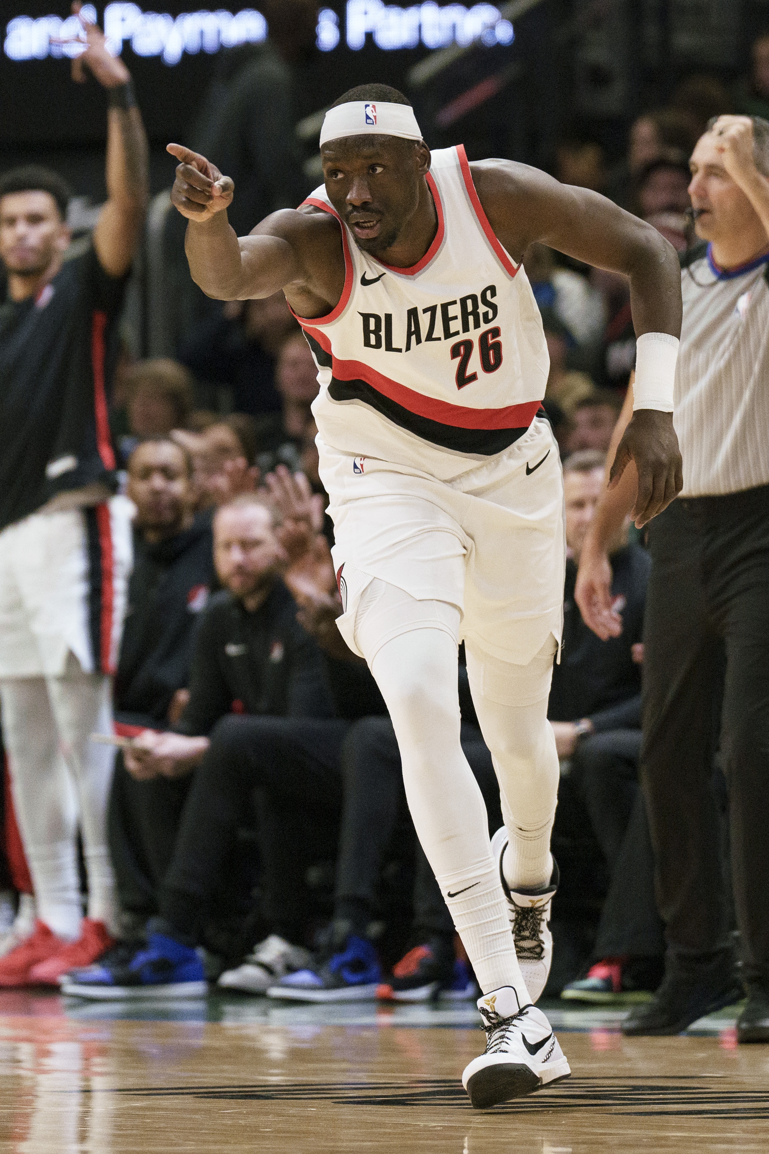  CBA名宿！里斯上半場三分4中3 11分鐘砍下11分5籃板
