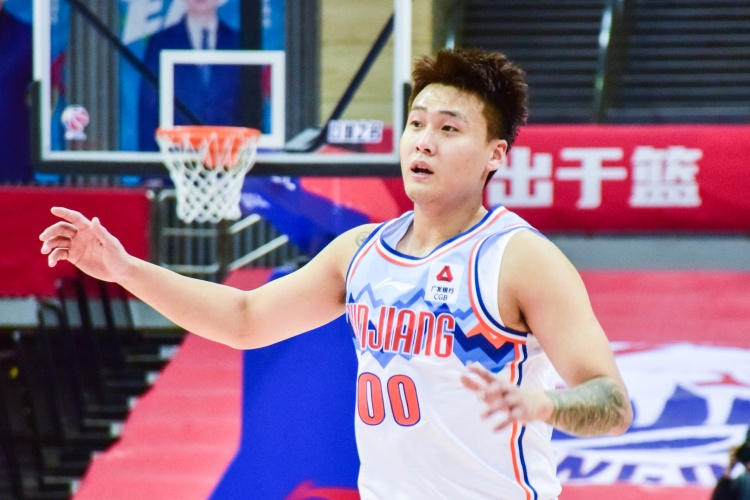  不太準！趙睿18中6拿到20分4板4助也有4失誤 三分13中4