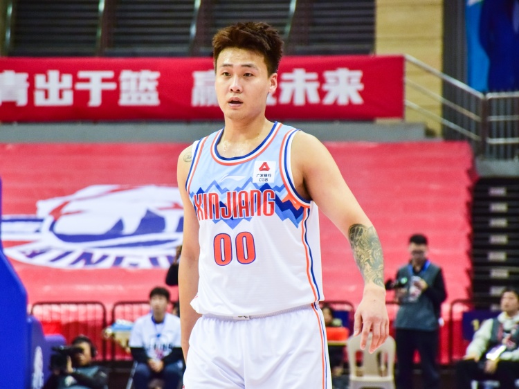  ??隨便打打！趙睿半場8中7&三分3中3貢獻18分2助攻2搶斷