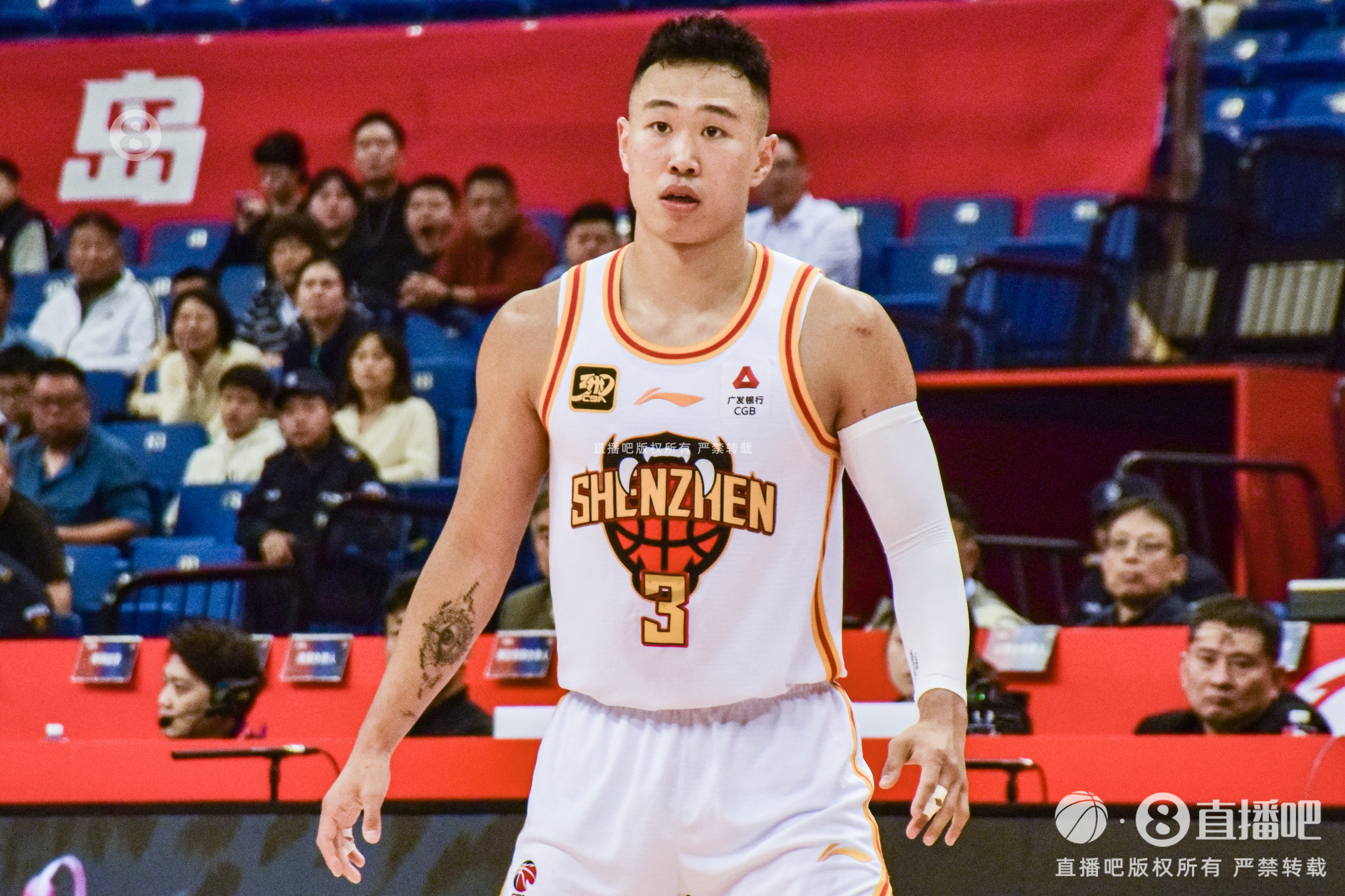  攻防俱佳！賀希寧17中8&三分7中3拿到19分 貢獻4次搶斷