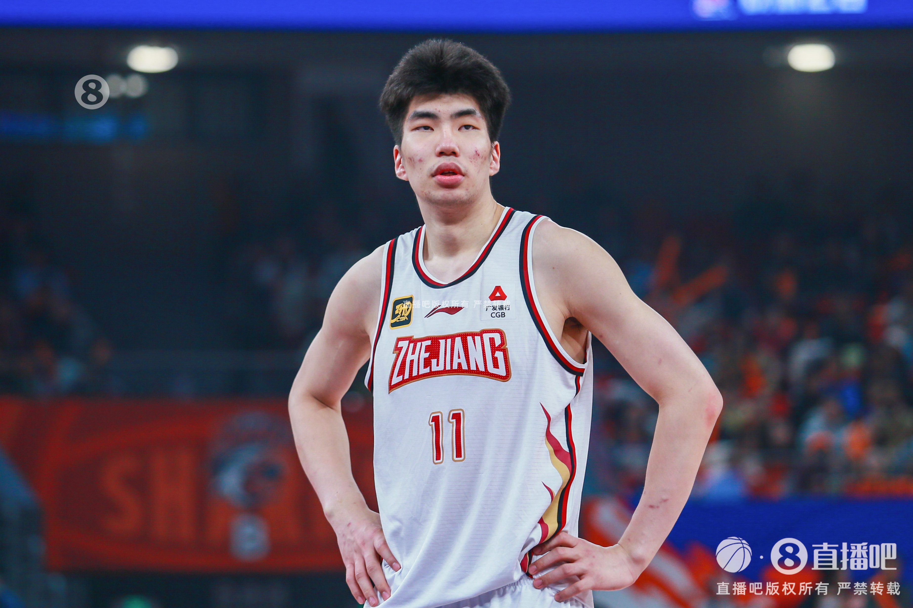  防守不力！余嘉豪10中6拿15分11板 多次被徐杰小打大&未防住徐昕