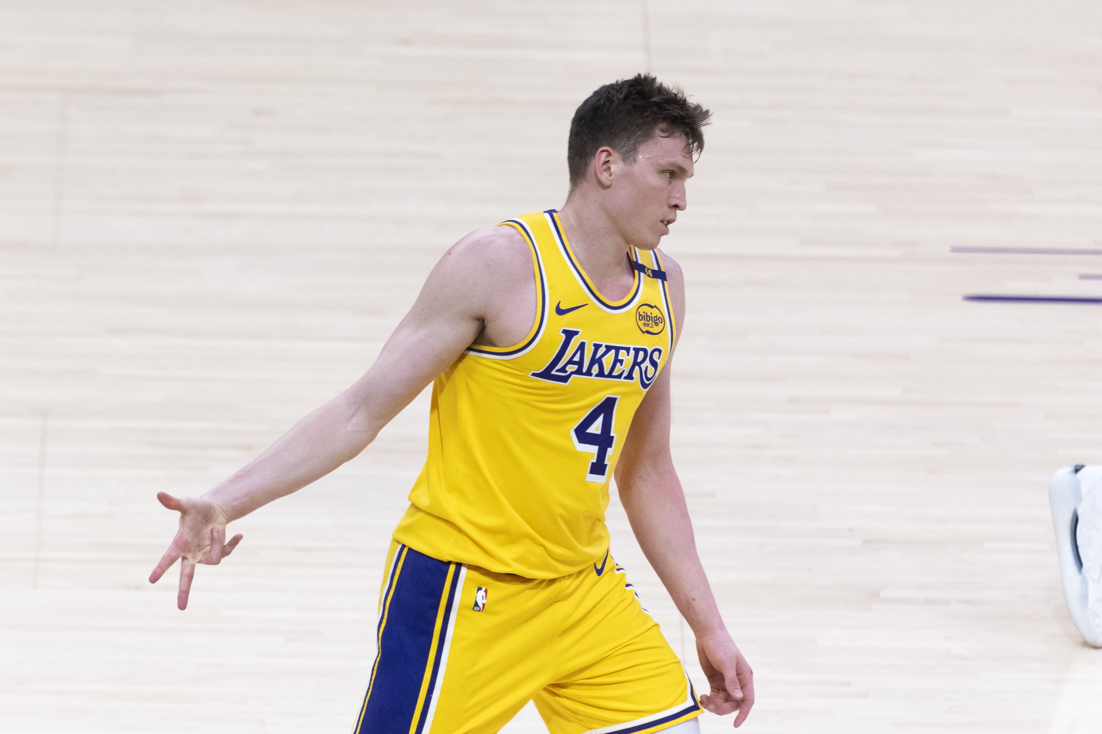  名記：ESPN聯系克內克特的經紀團隊 他們沒有對撤銷交易發(fā)表評論