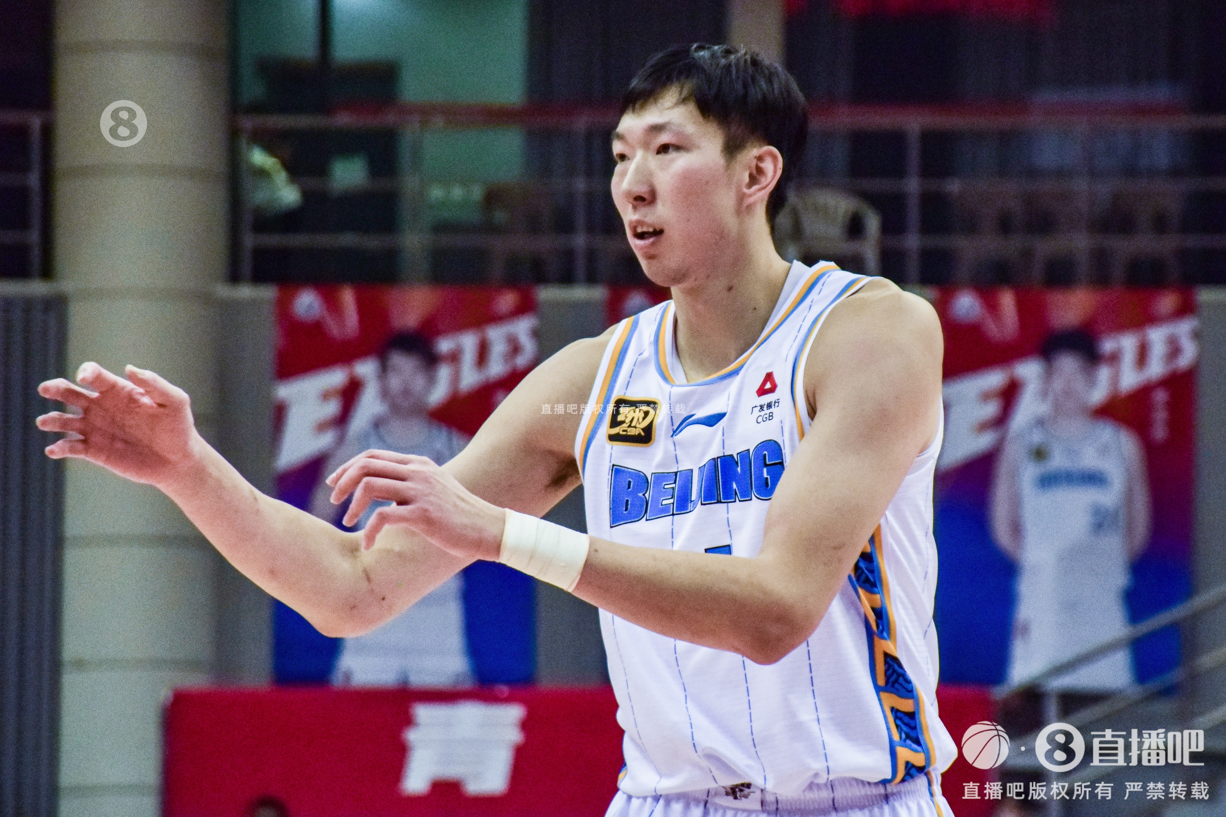  高效且全面！周琦全場11投7中 拿下17分14籃板1搶斷2蓋帽